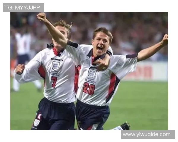 欧文与足球明星的偶遇故事揭示了运动员之间的友谊与合作精神 欧文与足球明星的偶遇故事揭示了运动员之间的友谊与合作精神