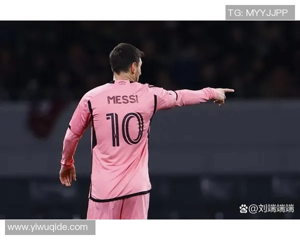 足球明星中那些身披3号战袍的传奇人物与他们的辉煌故事 足球明星中那些身披3号战袍的传奇人物与他们的辉煌故事