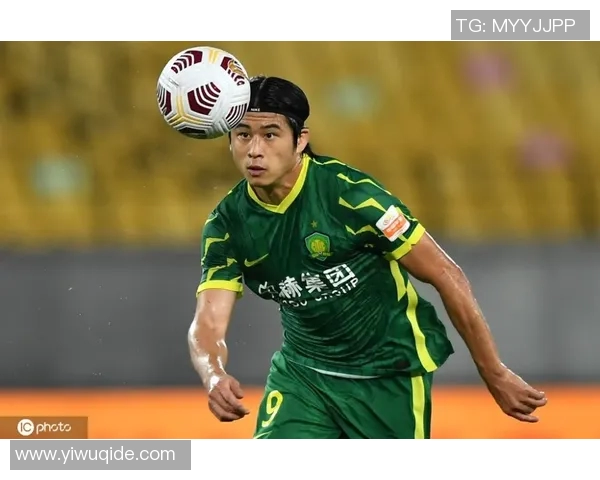 足球明星同款发型女孩的时尚魅力与个性展示让你成为校园焦点