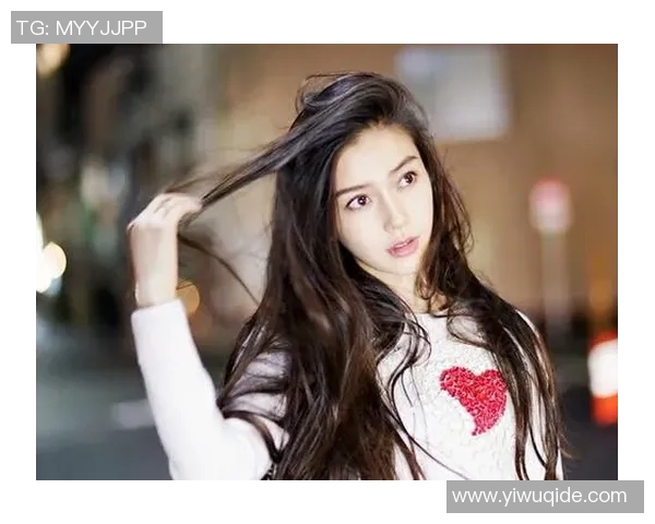 杨颖心目中的足球明星是谁她对他的喜爱之情如何展现